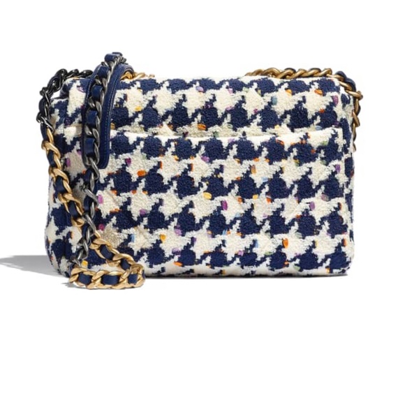 Sold! Chanel 2021 houndstooth 19 bag - Picture 2 of 11